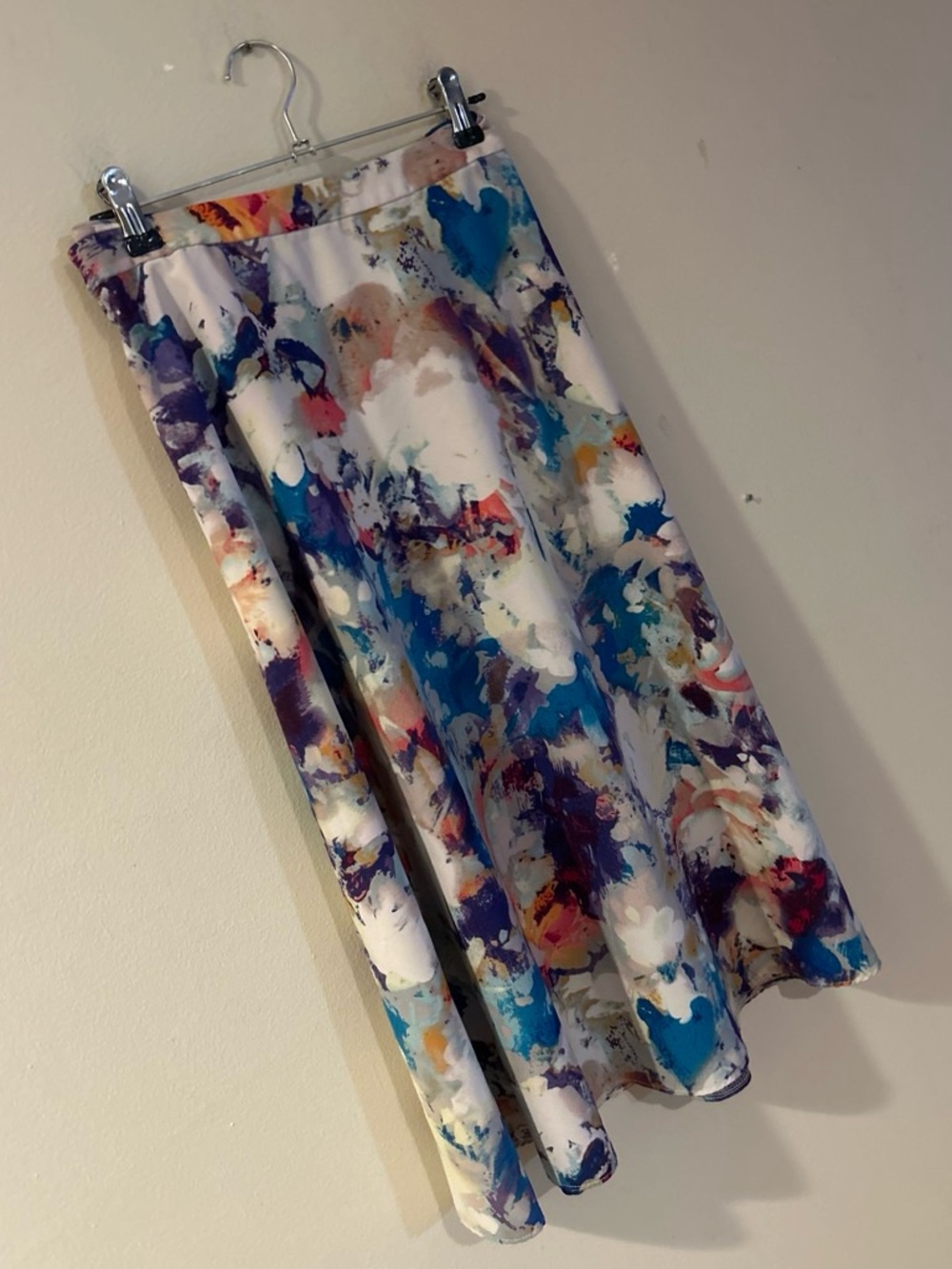 Cato Abstract Brushstroke Midi Skirt in White, Blue, Purple
